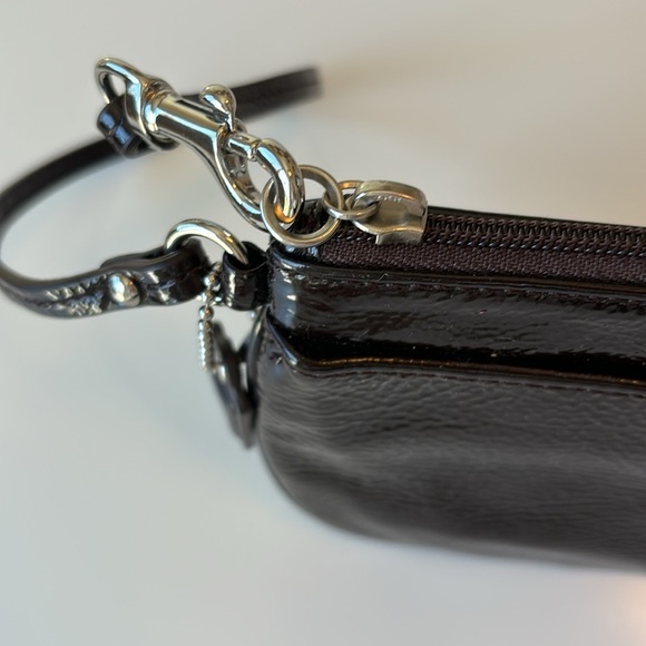 Coach | Patent Leather Wristlet in Mahogany - Picture 4 of 8